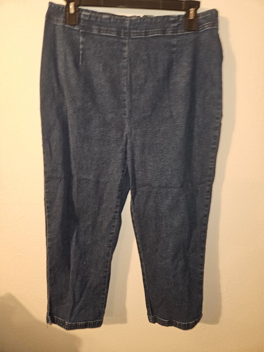 Carole Little Petite Womans Blue Capri  Jean Size 14